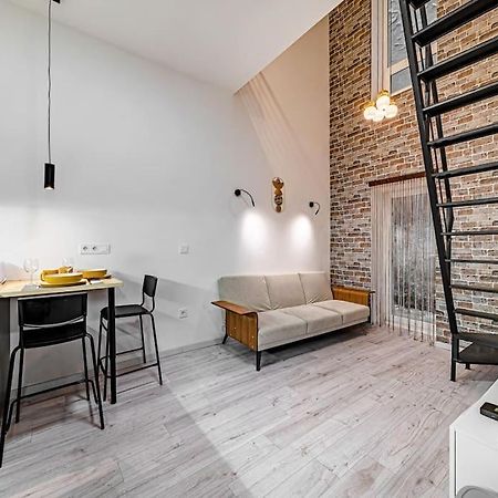 Chic Loft Bp: Industrial Gem Lejlighed Budapest Eksteriør billede