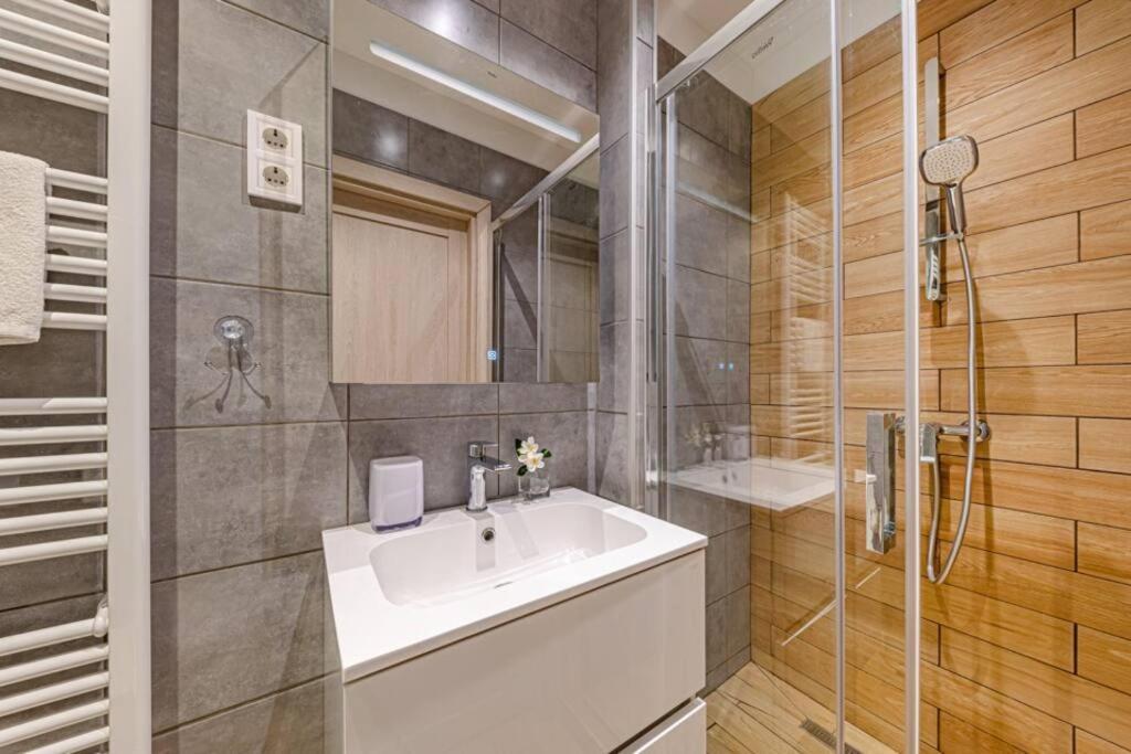 Chic Loft Bp: Industrial Gem Lejlighed Budapest Eksteriør billede